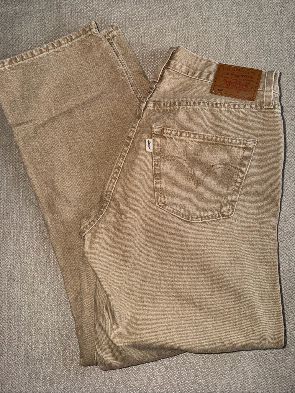 Levi's Women's Straight-Leg Jeans in Tan